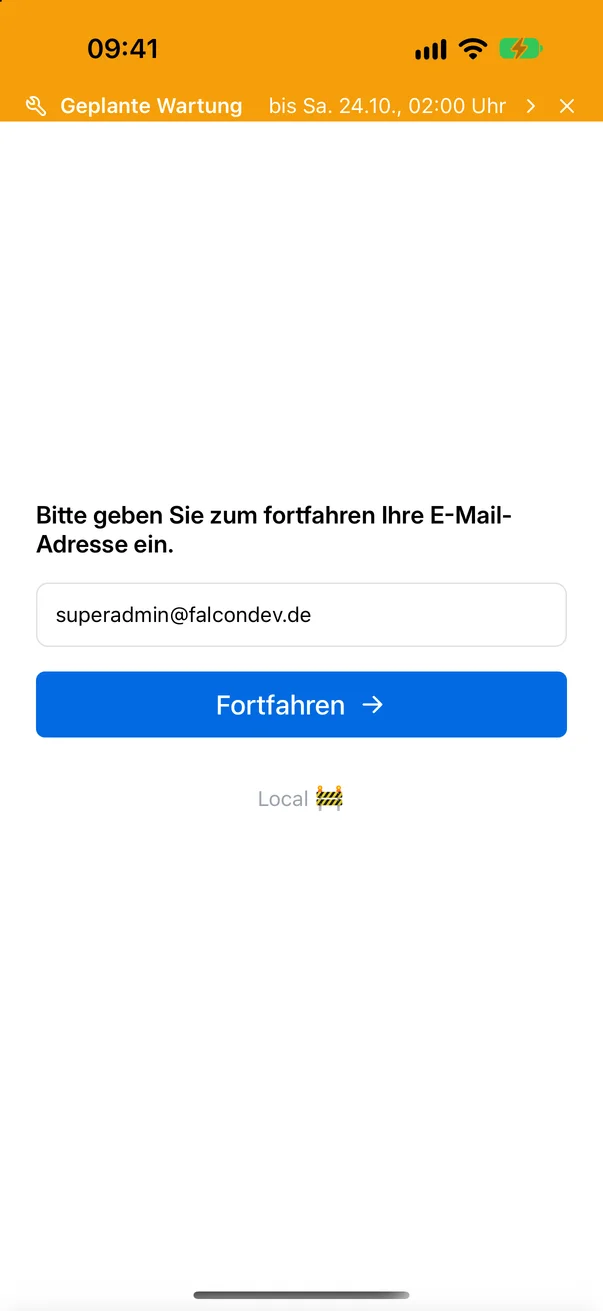Ein ausblendbarer Wartungshinweis mit ✕ rechts im Streifen